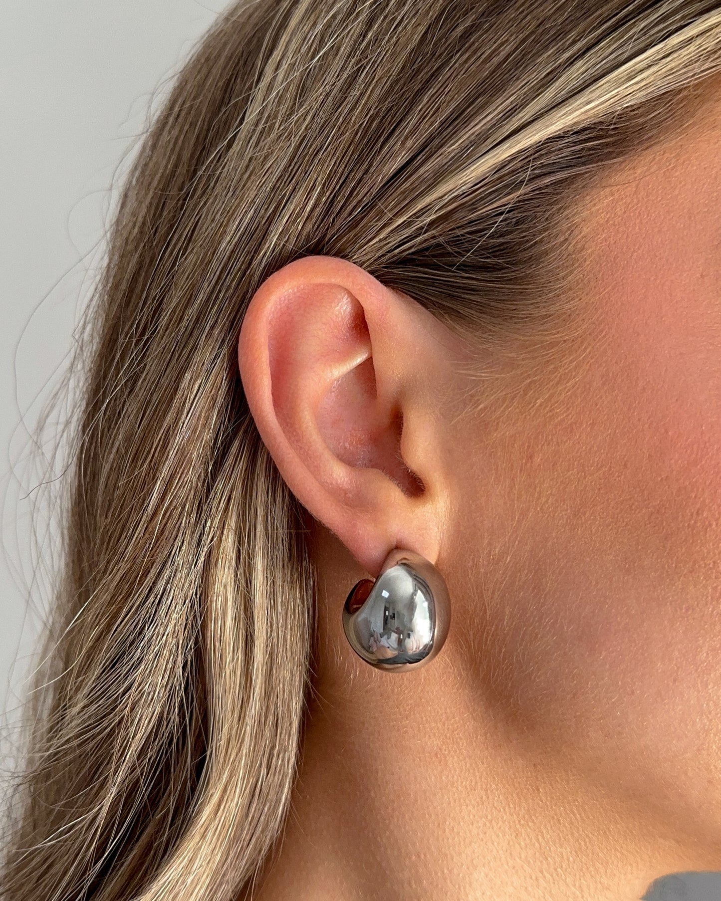 Ada Dome Earrings