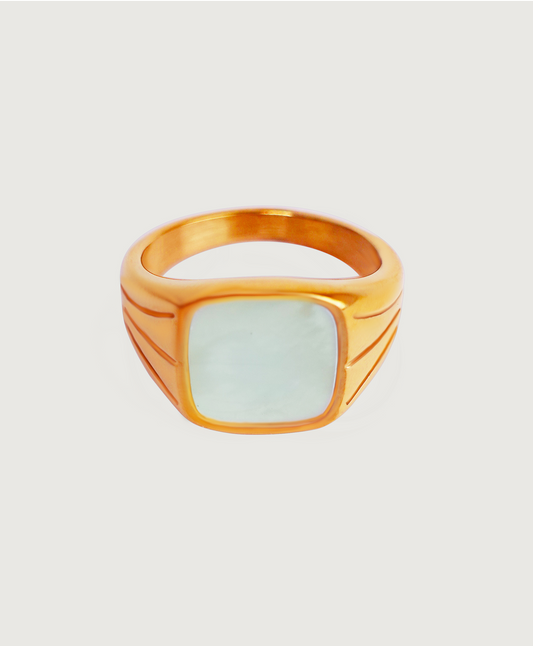 Daria Signet Ring
