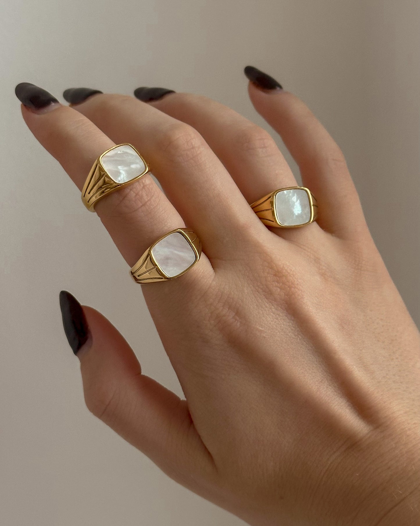 Daria Signet Ring